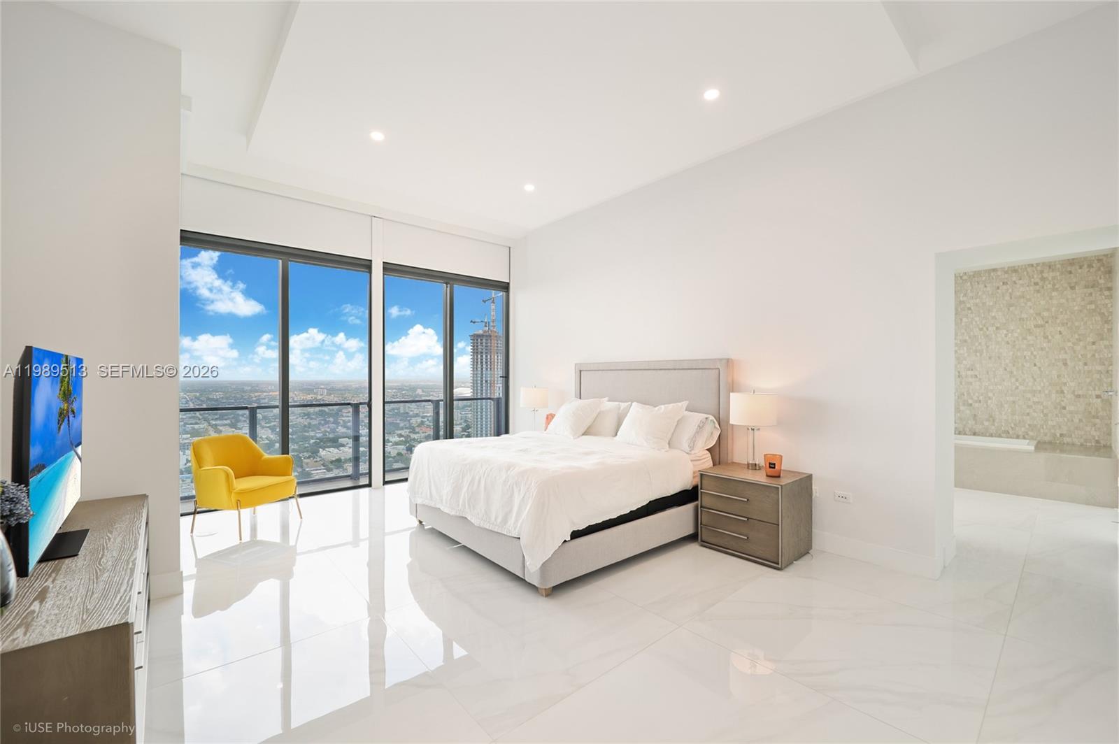 RISE CONDO - Residential