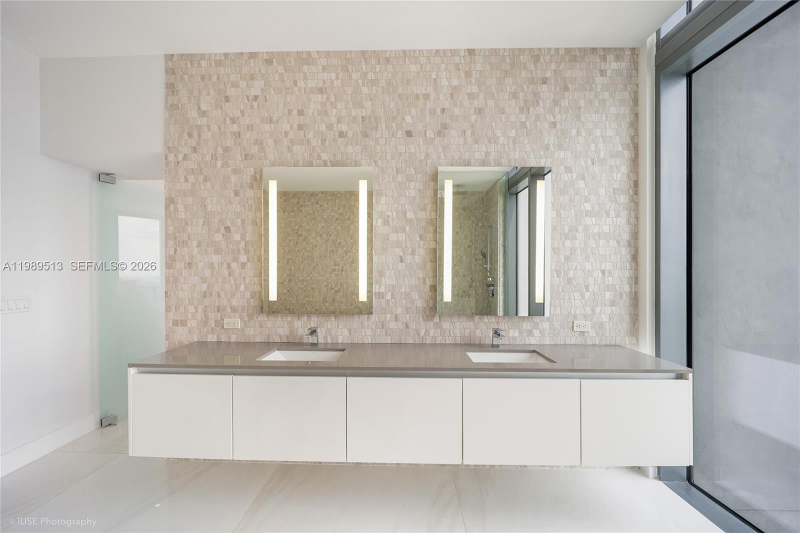 RISE CONDO - Residential