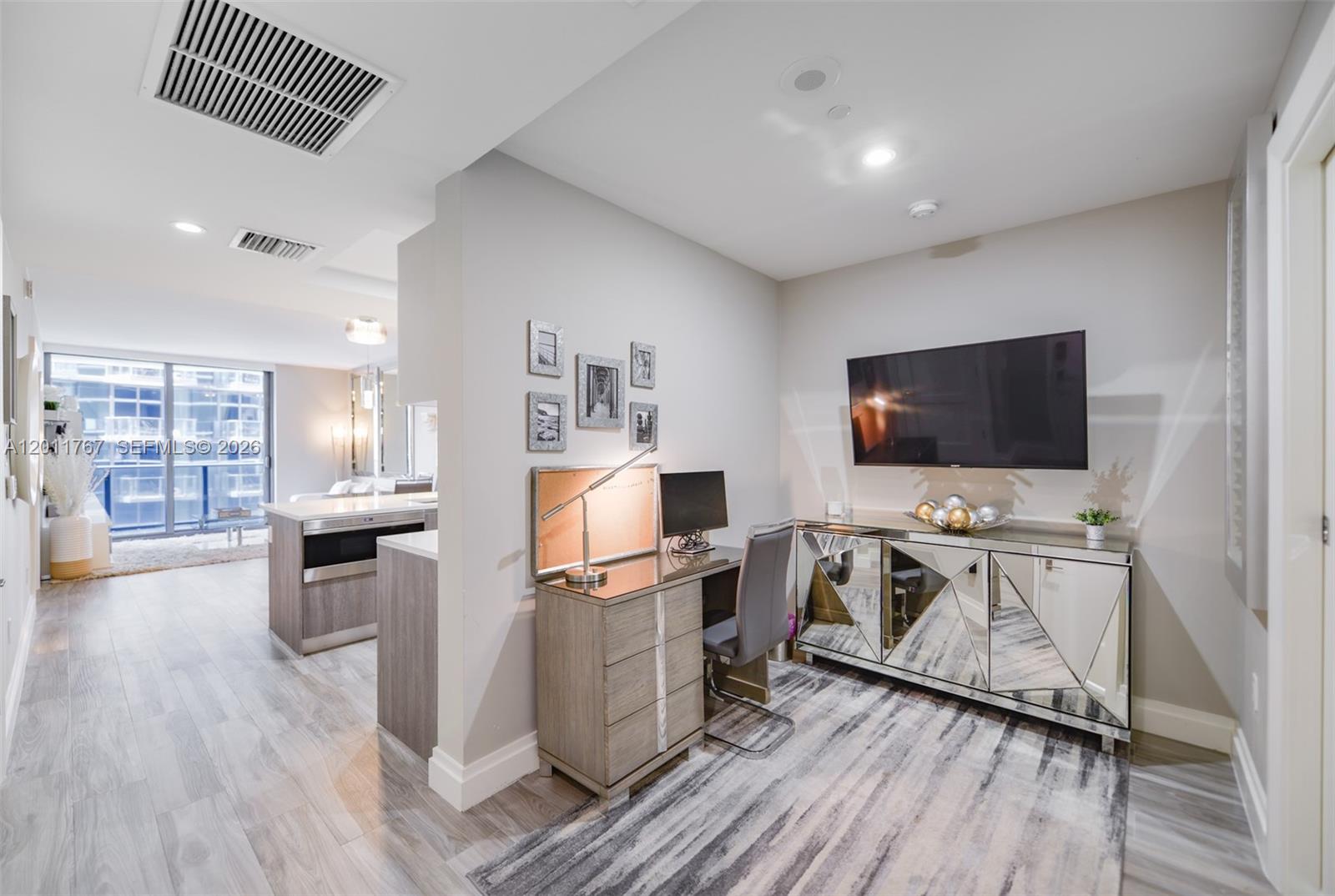 801 SMA RESIDENCES CONDO - Residential