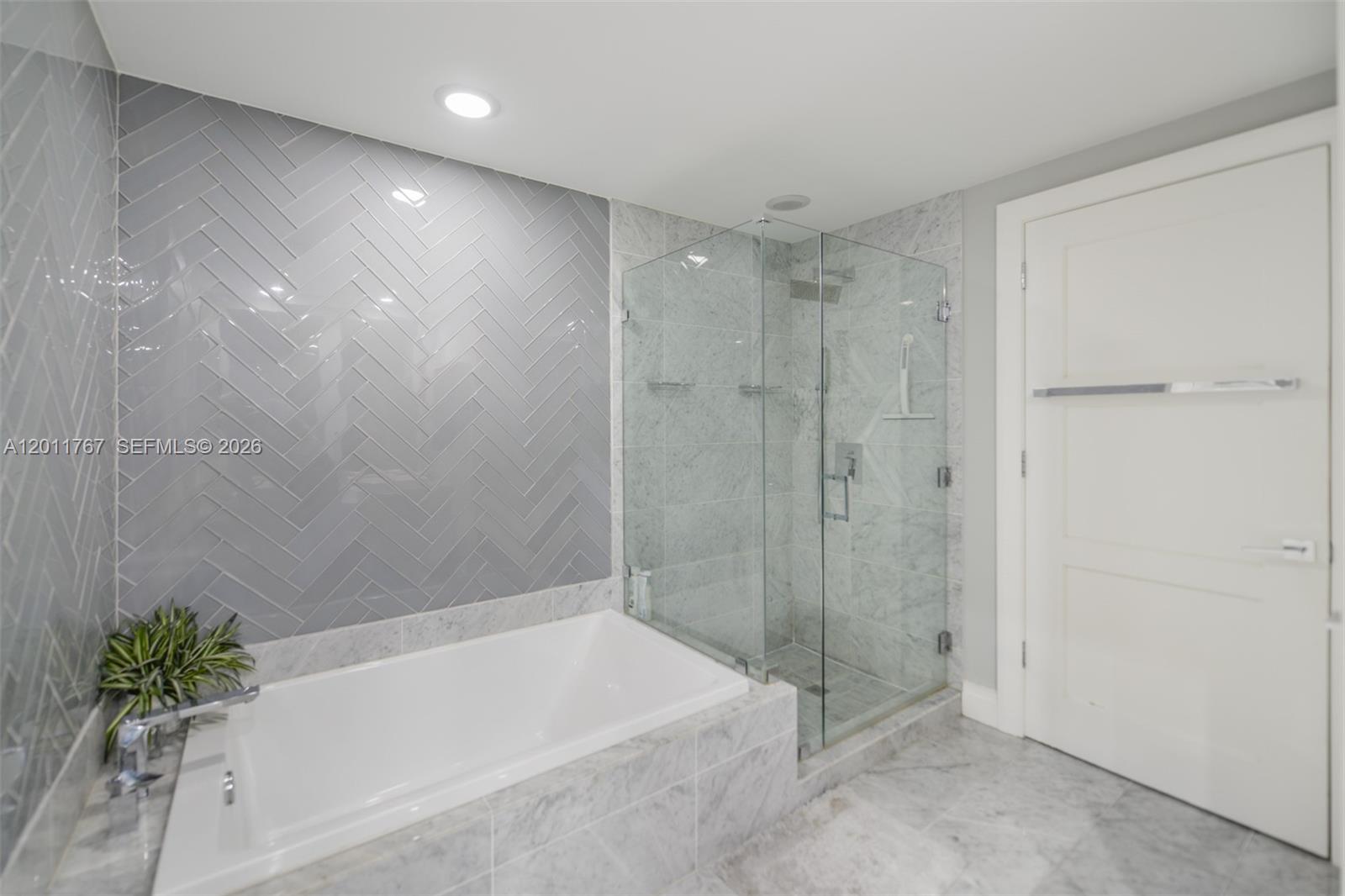 801 SMA RESIDENCES CONDO - Residential