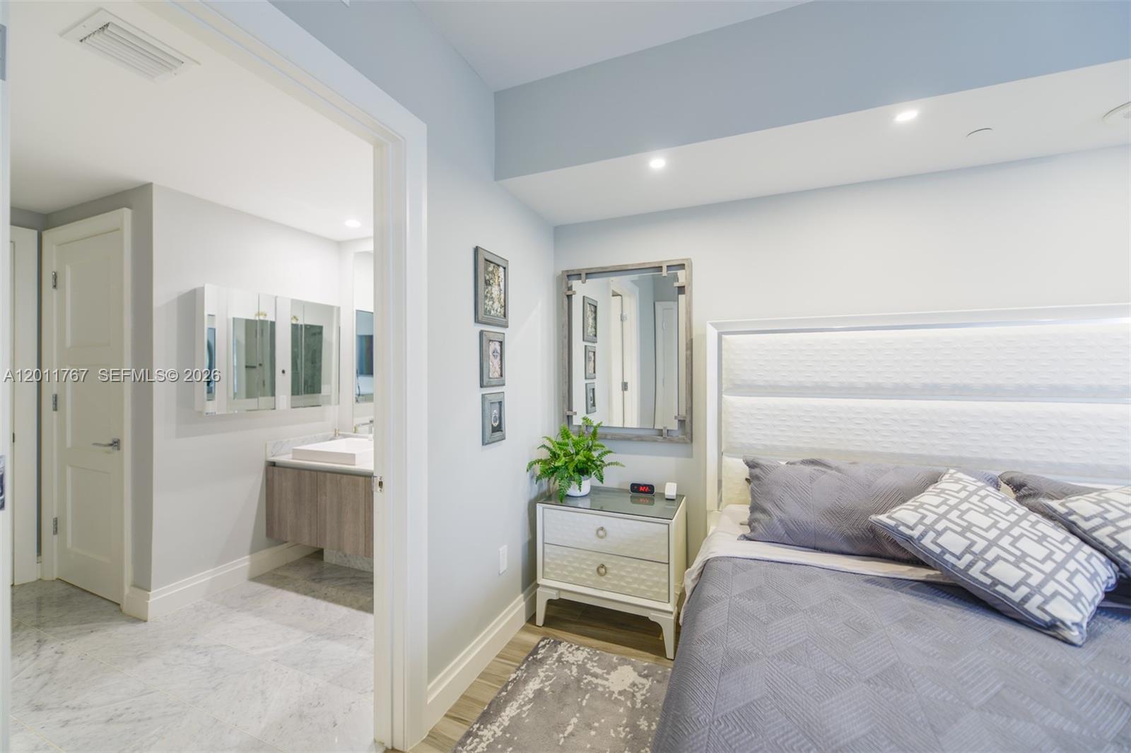 801 SMA RESIDENCES CONDO - Residential