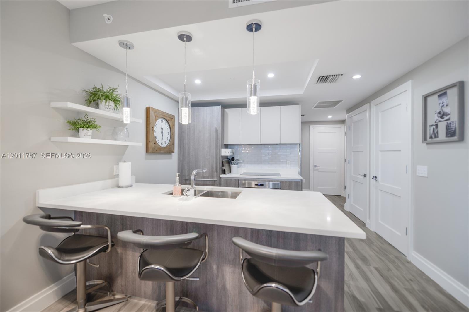 801 SMA RESIDENCES CONDO - Residential