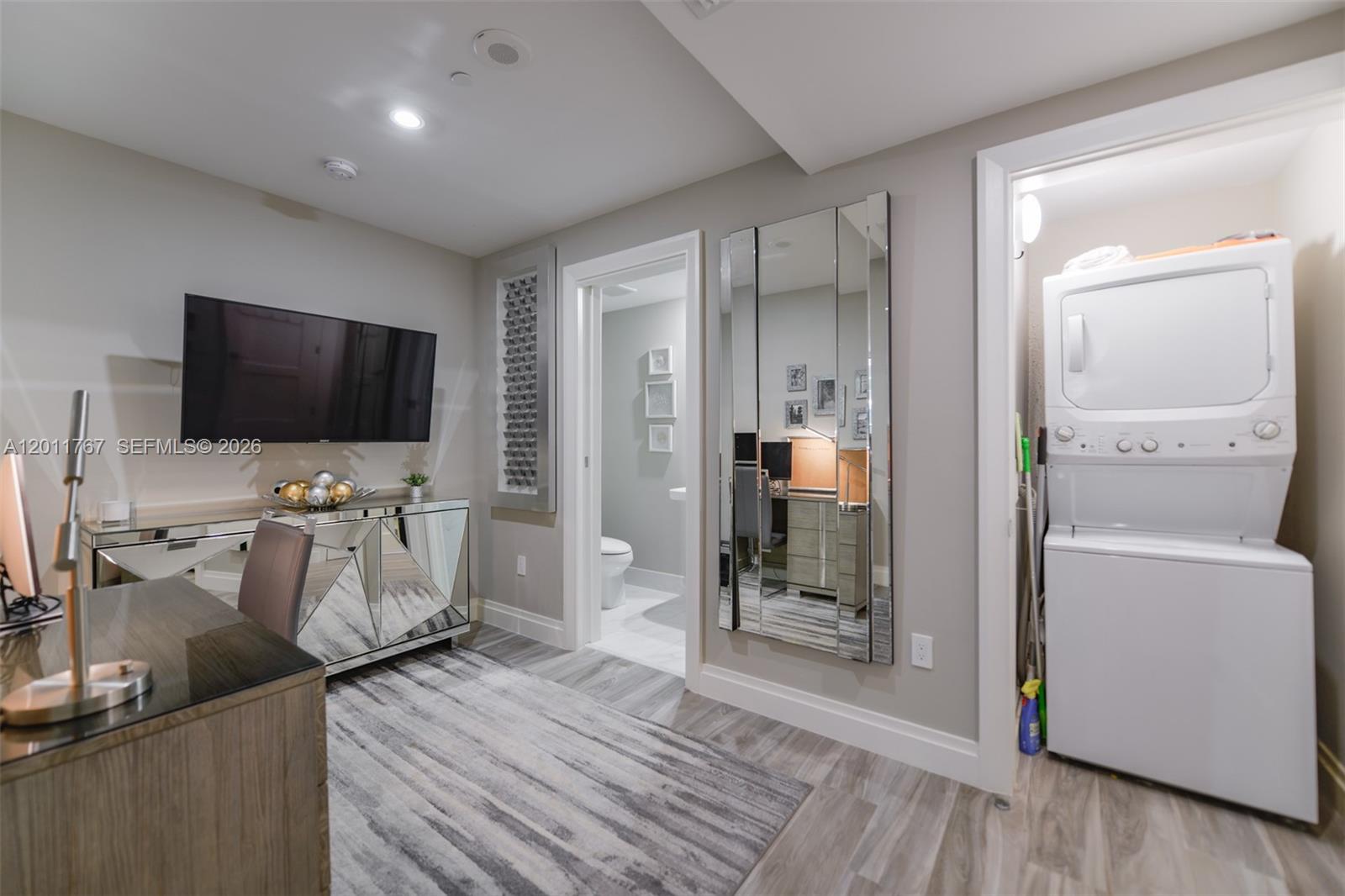 801 SMA RESIDENCES CONDO - Residential