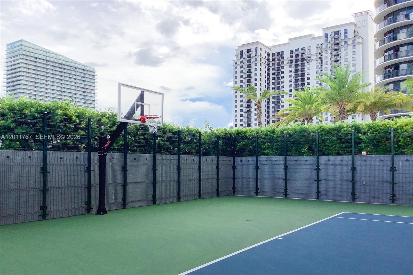 801 SMA RESIDENCES CONDO - Residential