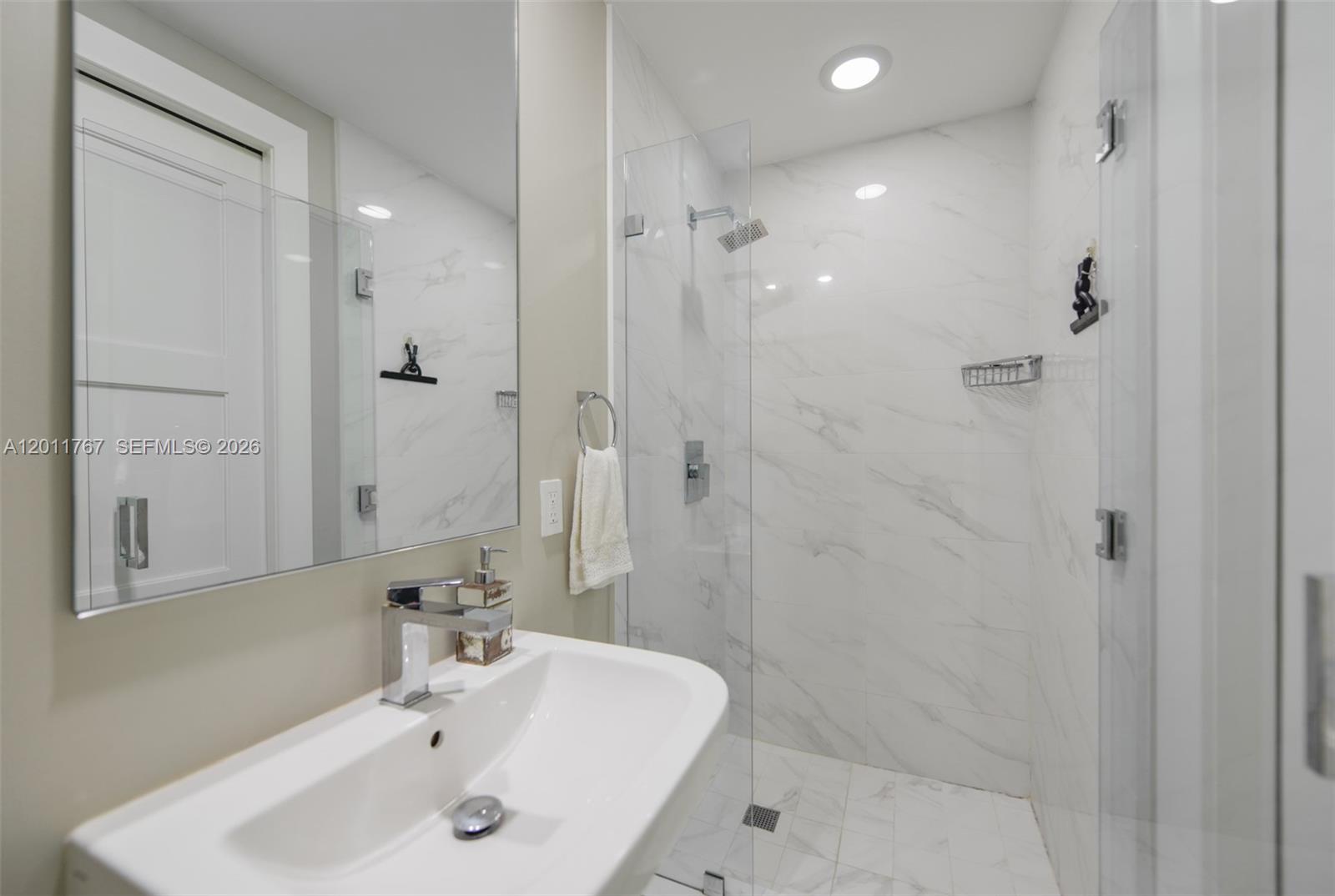 801 SMA RESIDENCES CONDO - Residential