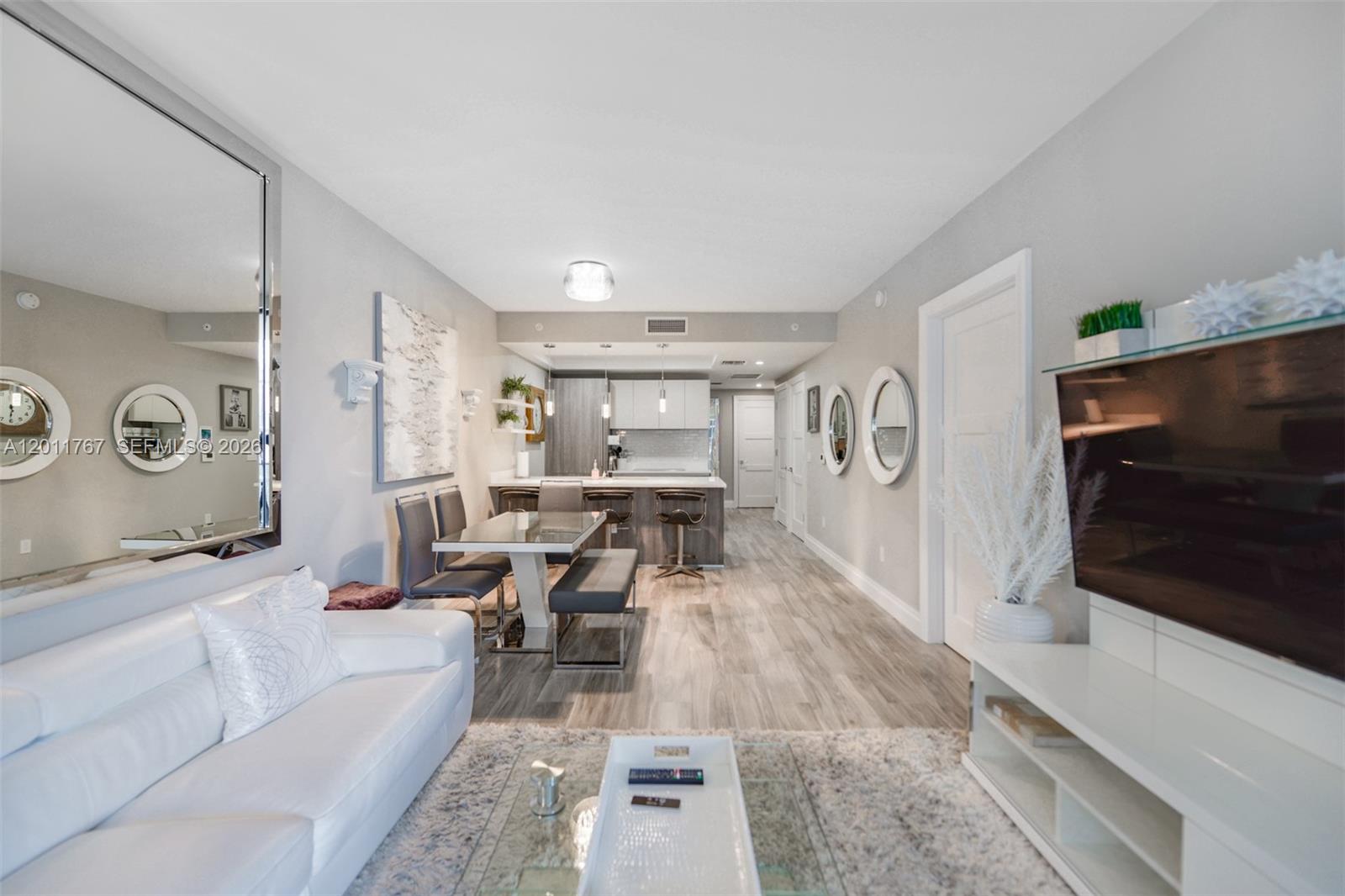 801 SMA RESIDENCES CONDO - Residential
