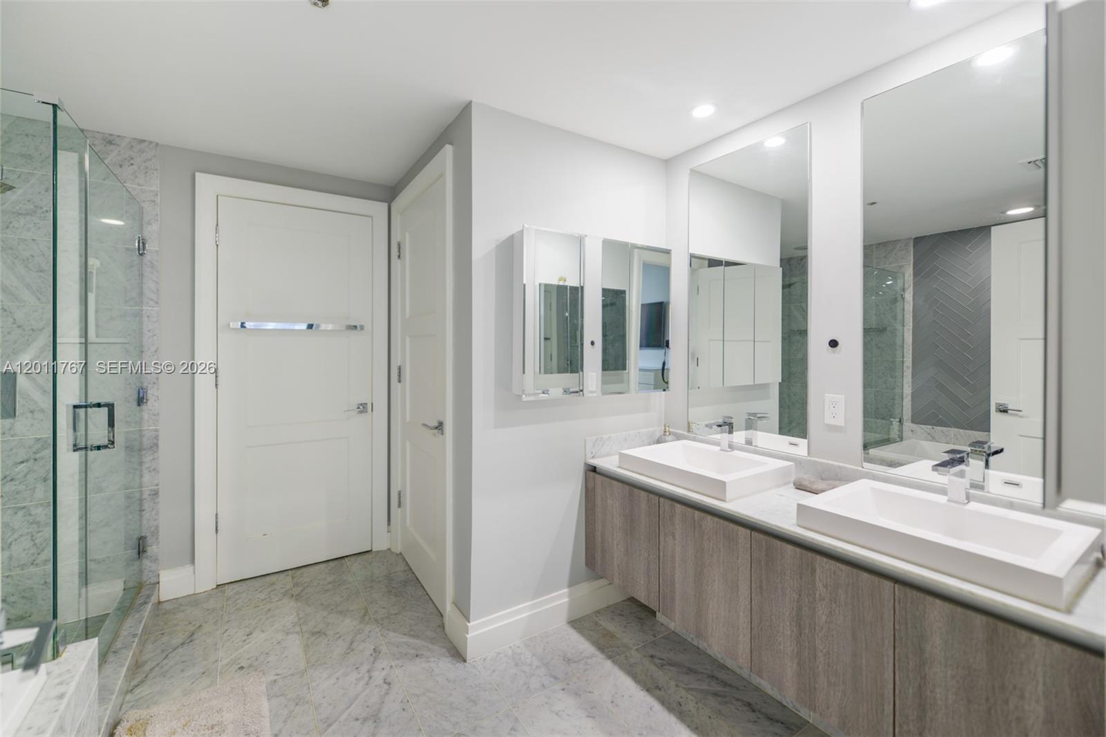 801 SMA RESIDENCES CONDO - Residential