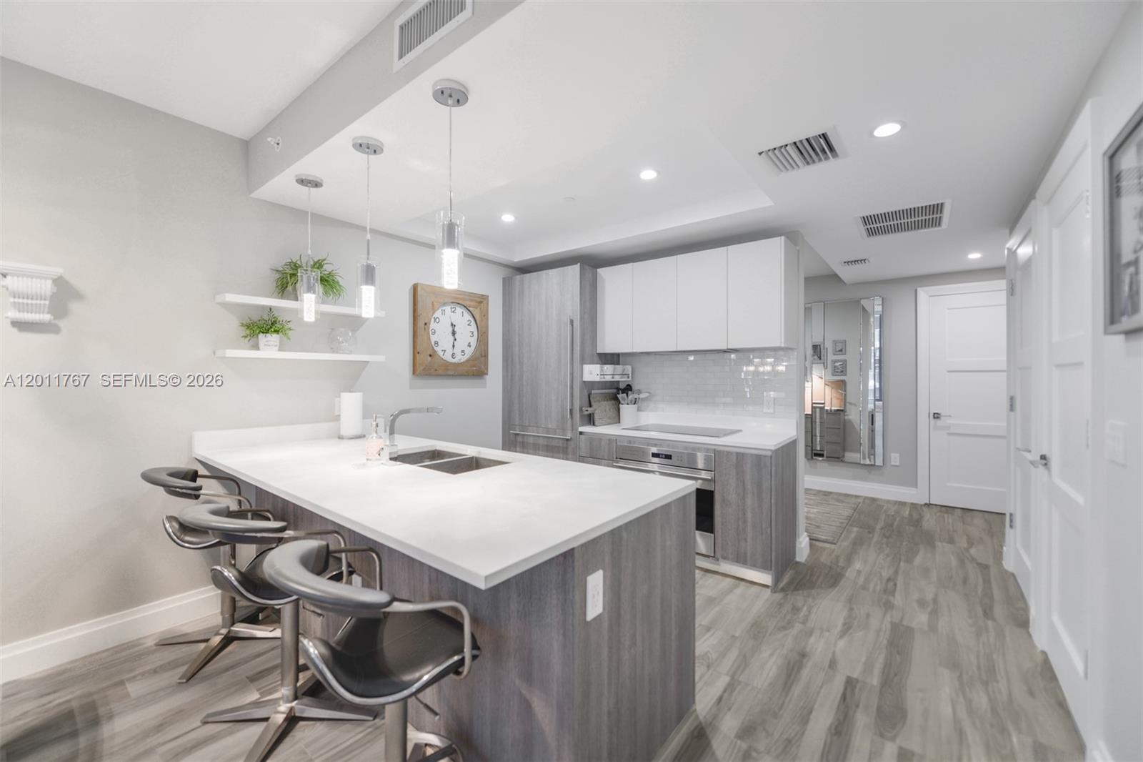 801 SMA RESIDENCES CONDO - Residential