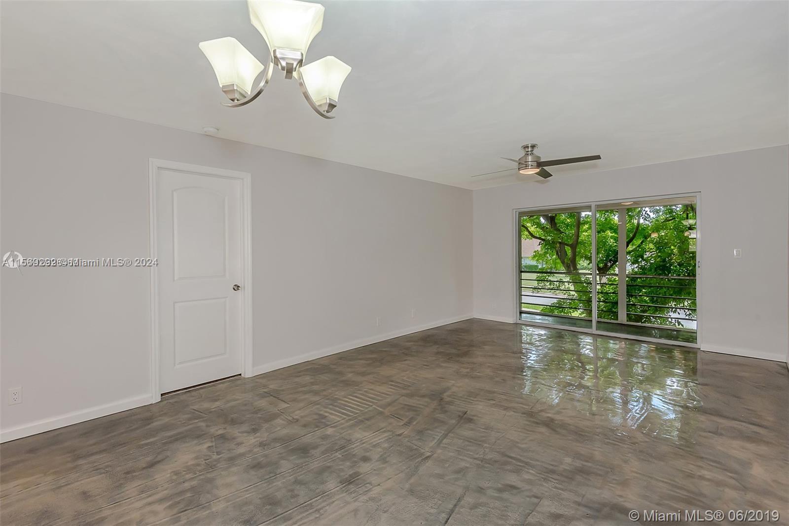 LAKEWOOD ON THE GREEN CON - Residential Lease