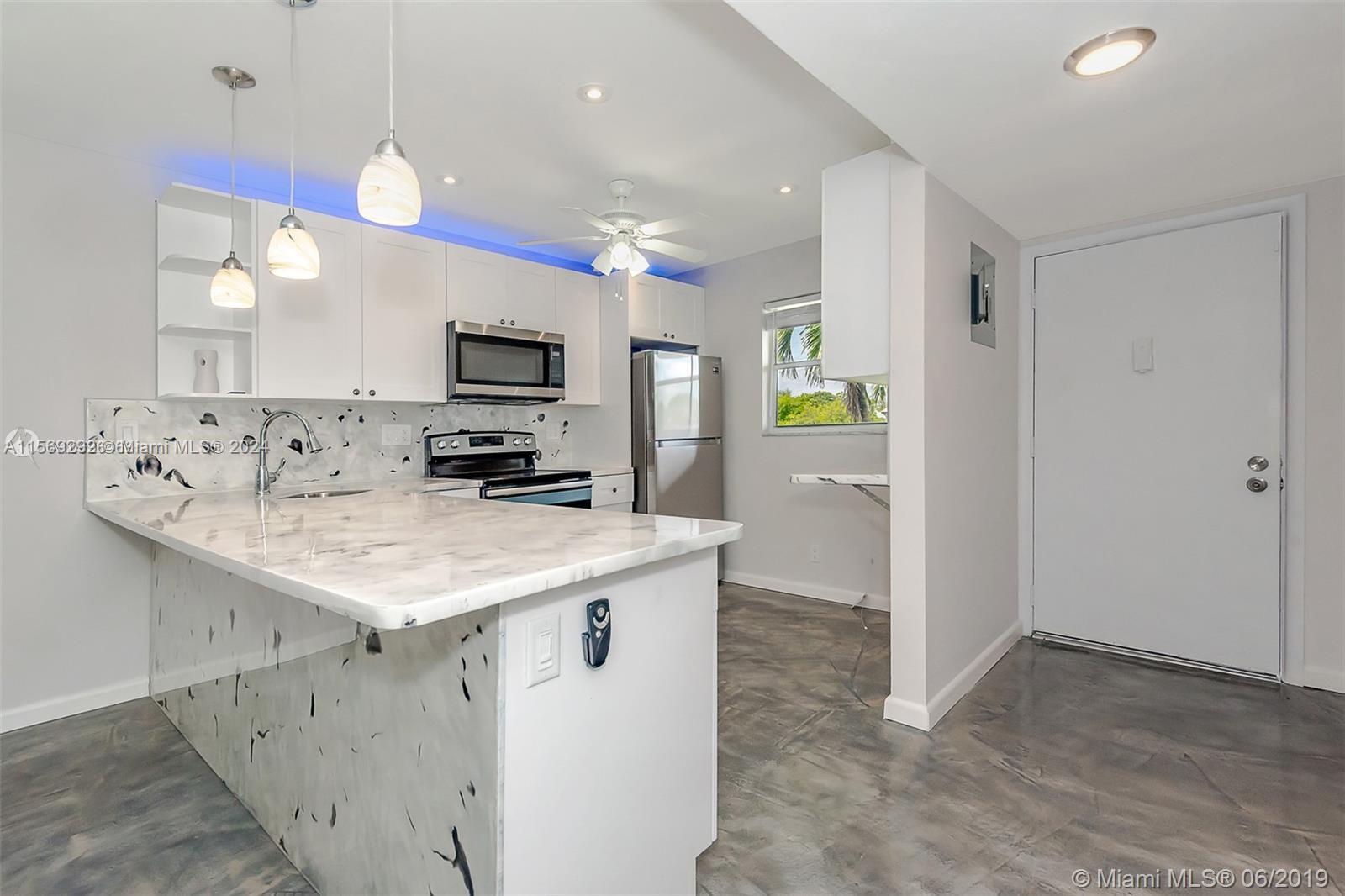 LAKEWOOD ON THE GREEN CON - Residential Lease