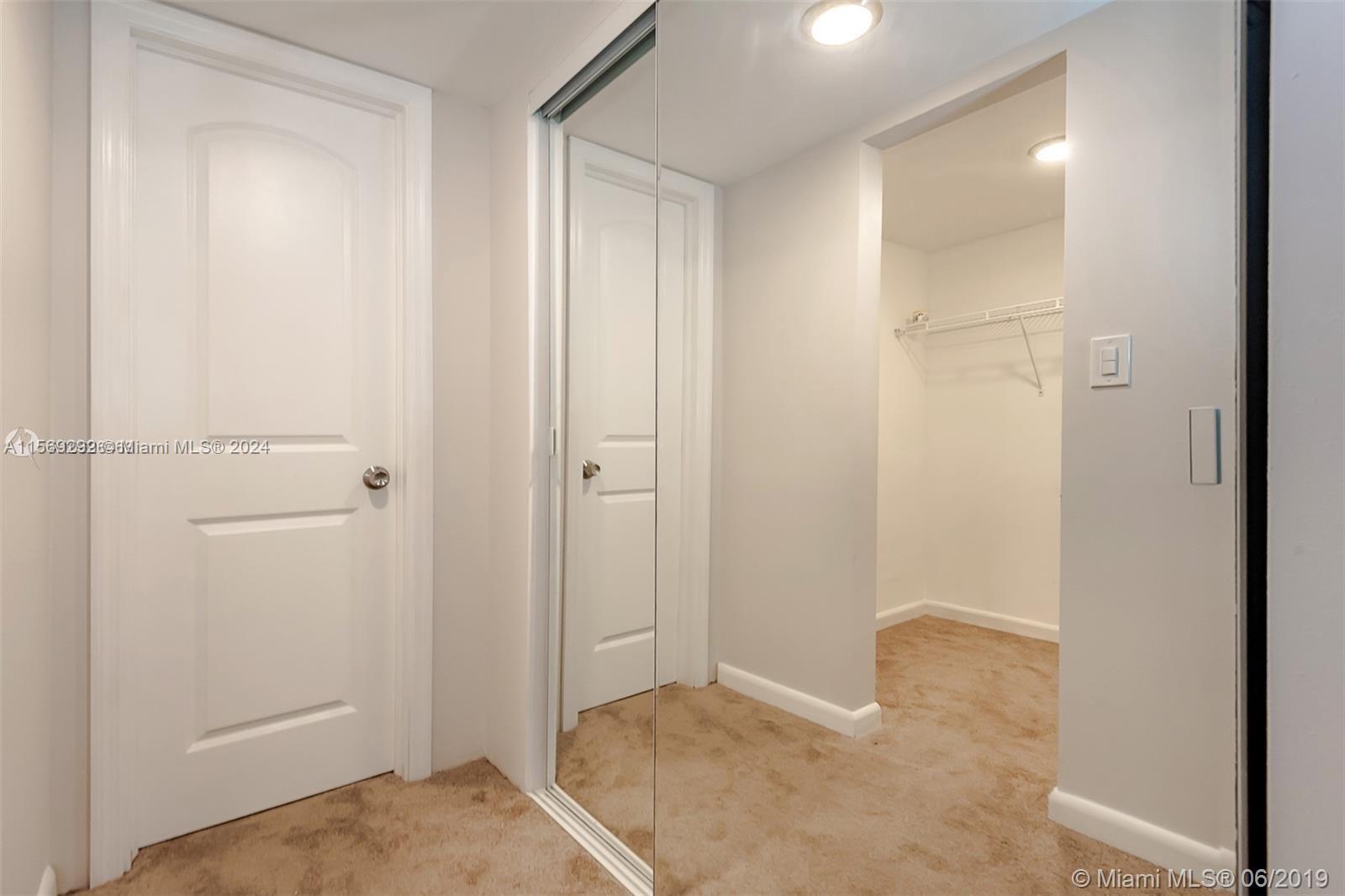 LAKEWOOD ON THE GREEN CON - Residential Lease