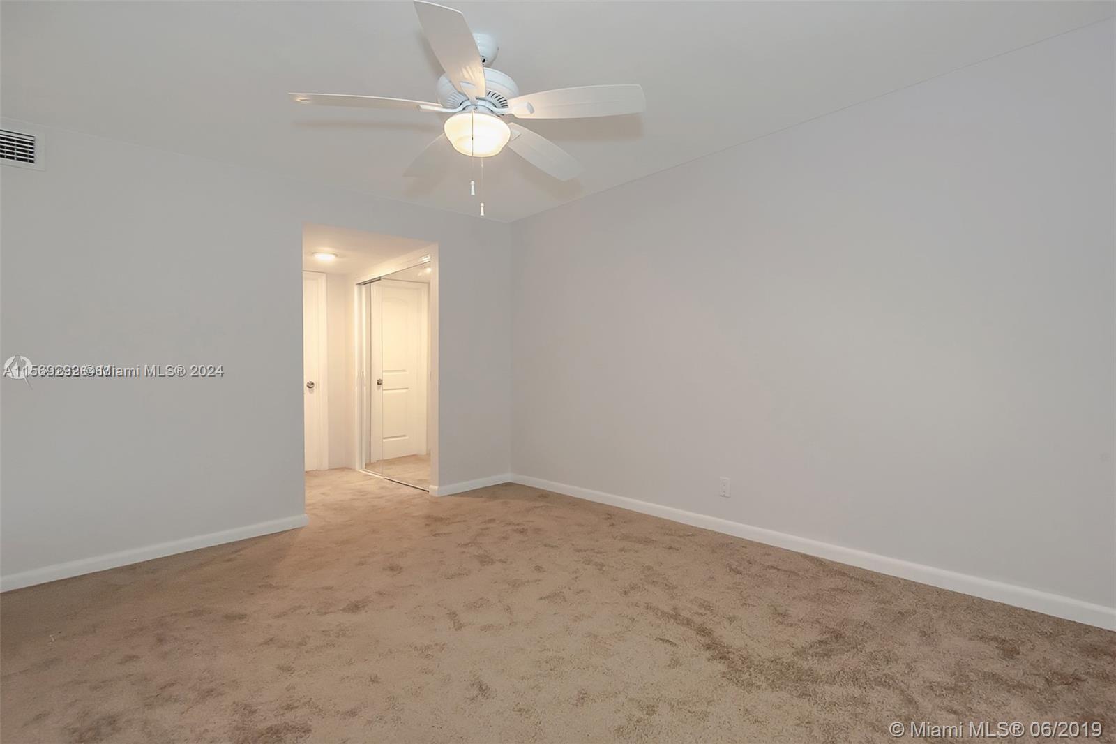 LAKEWOOD ON THE GREEN CON - Residential Lease