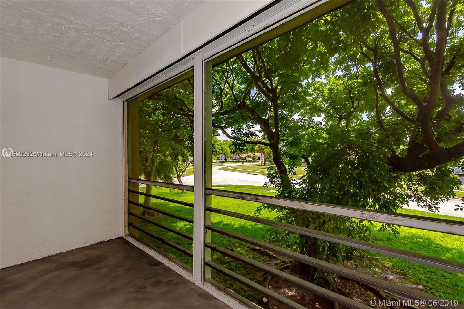 LAKEWOOD ON THE GREEN CON - Residential Lease