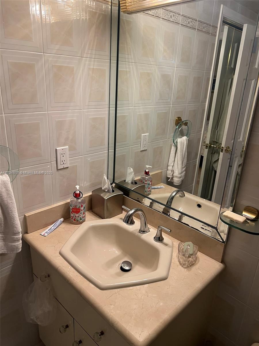 BALMORAL CONDO - Residential
