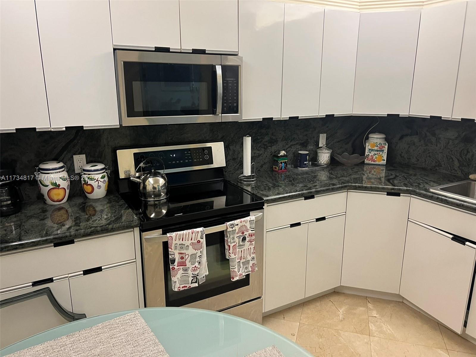 BALMORAL CONDO - Residential