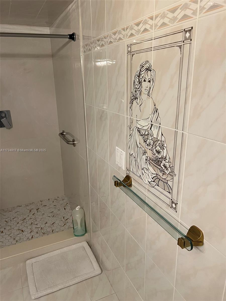 BALMORAL CONDO - Residential