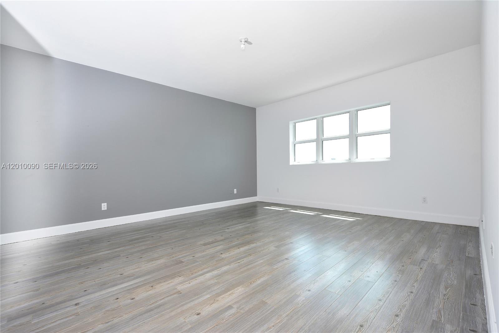 THE OAKS I CONDO - Residential