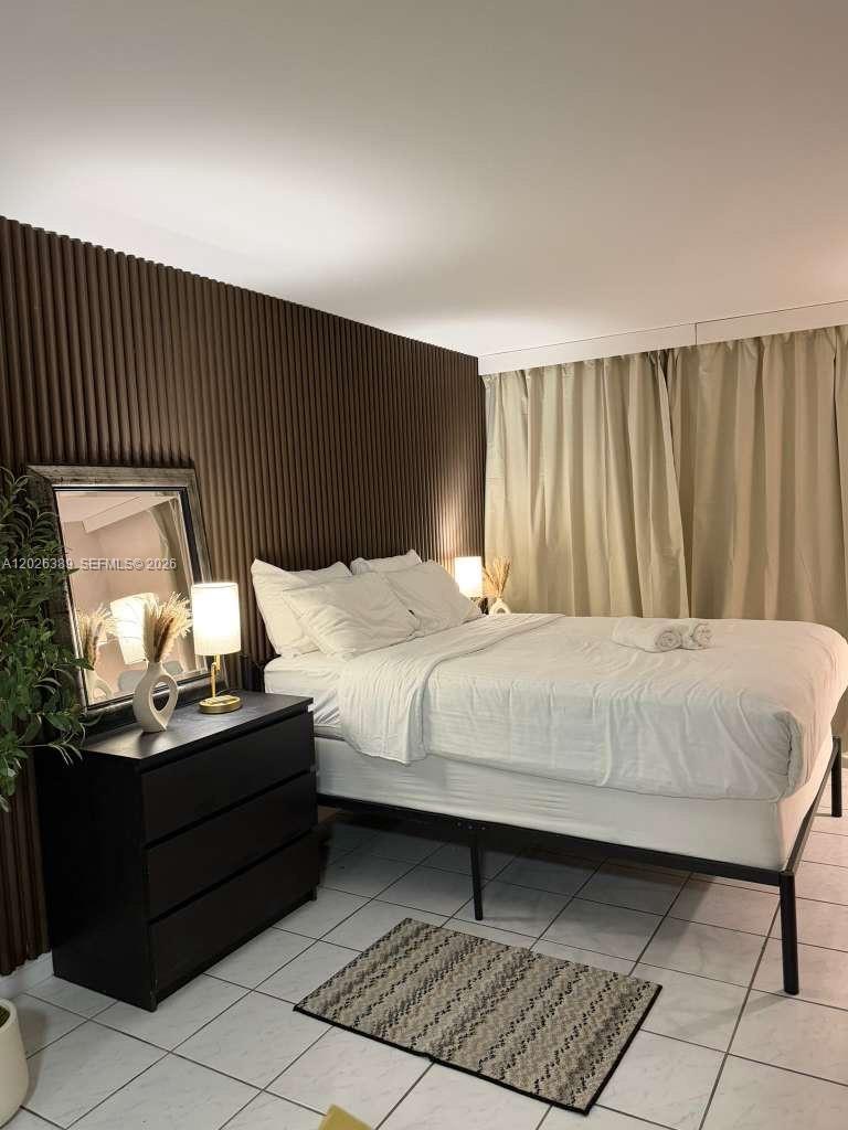 BAYSHORE YACHT & TENNIS C - Residential Lease