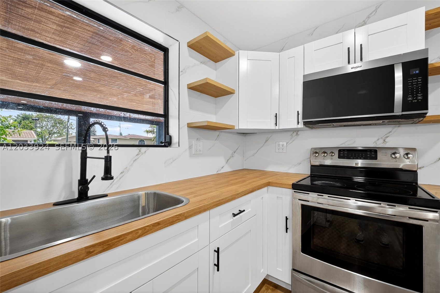 ARCOLA GARDENS - Residential