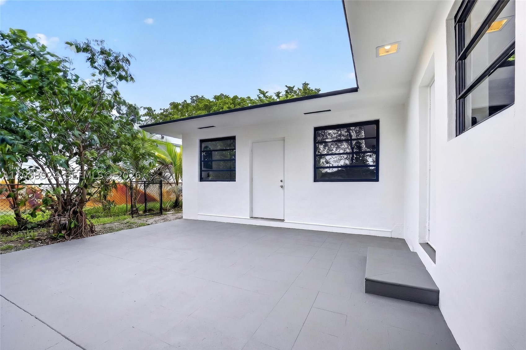ARCOLA GARDENS - Residential
