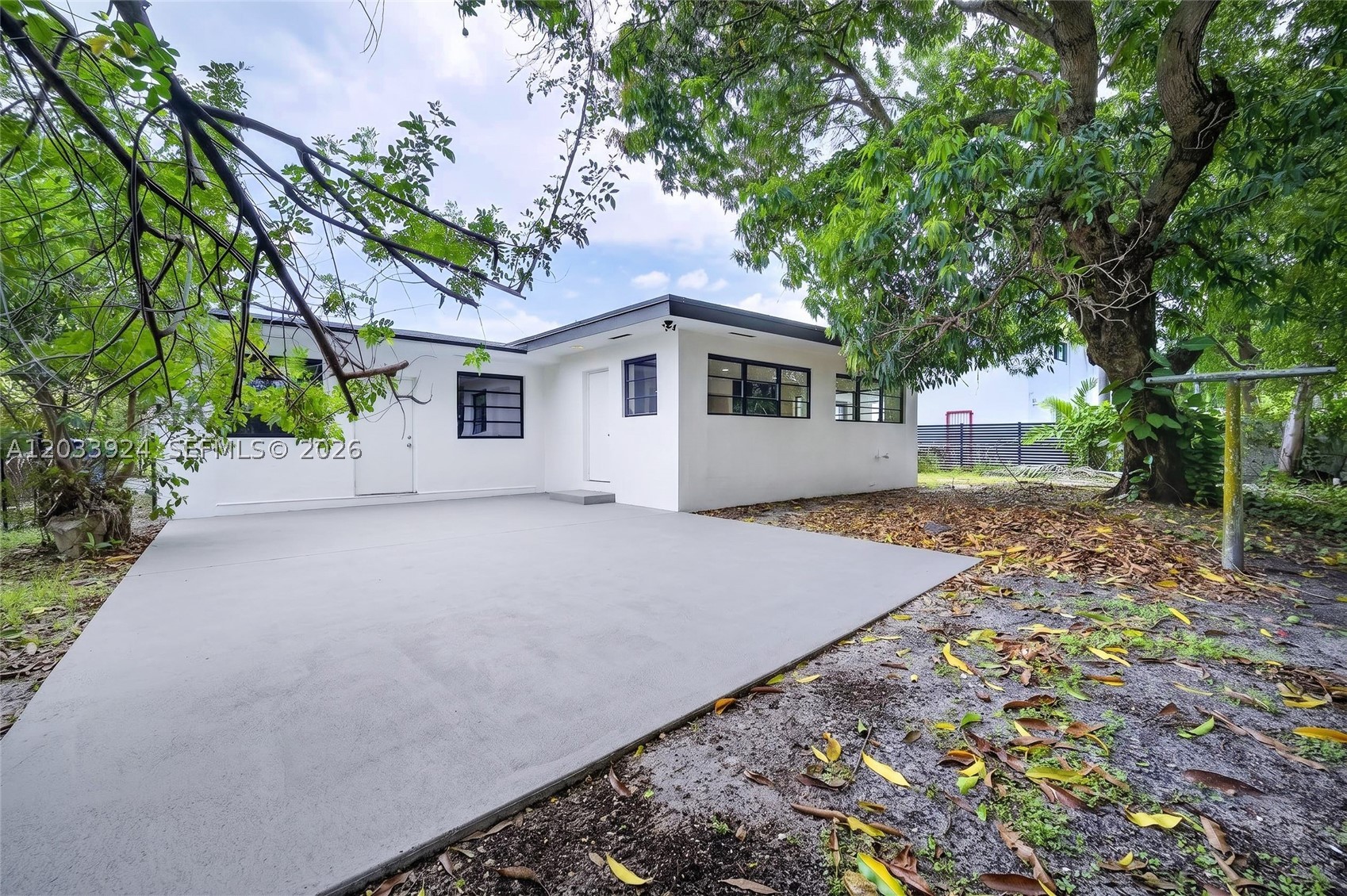 ARCOLA GARDENS - Residential