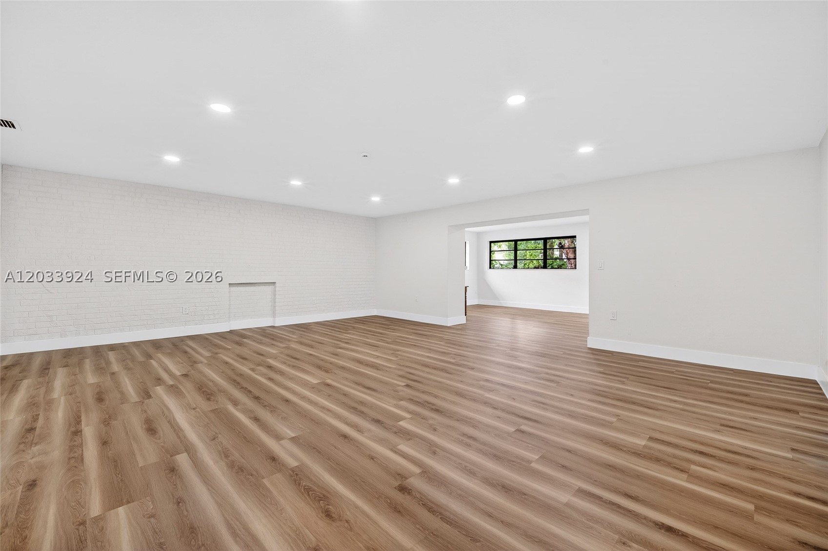 ARCOLA GARDENS - Residential