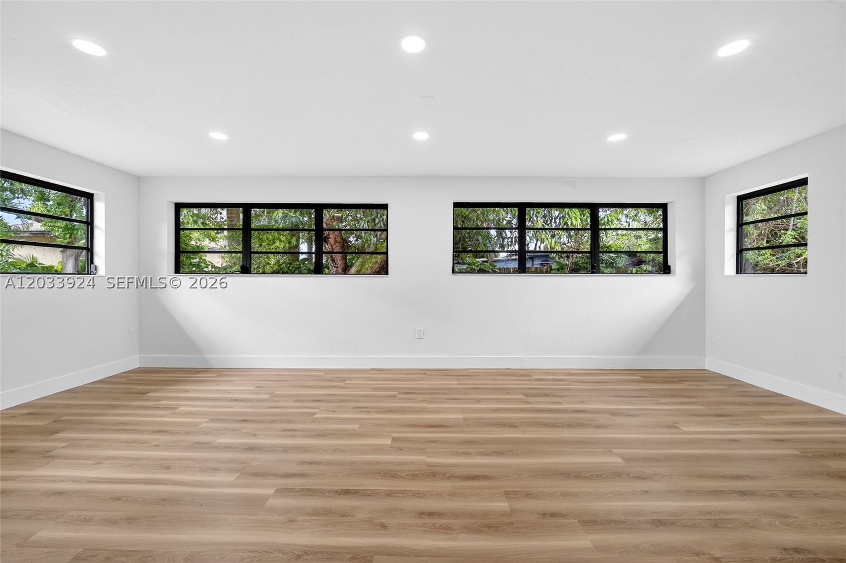 ARCOLA GARDENS - Residential