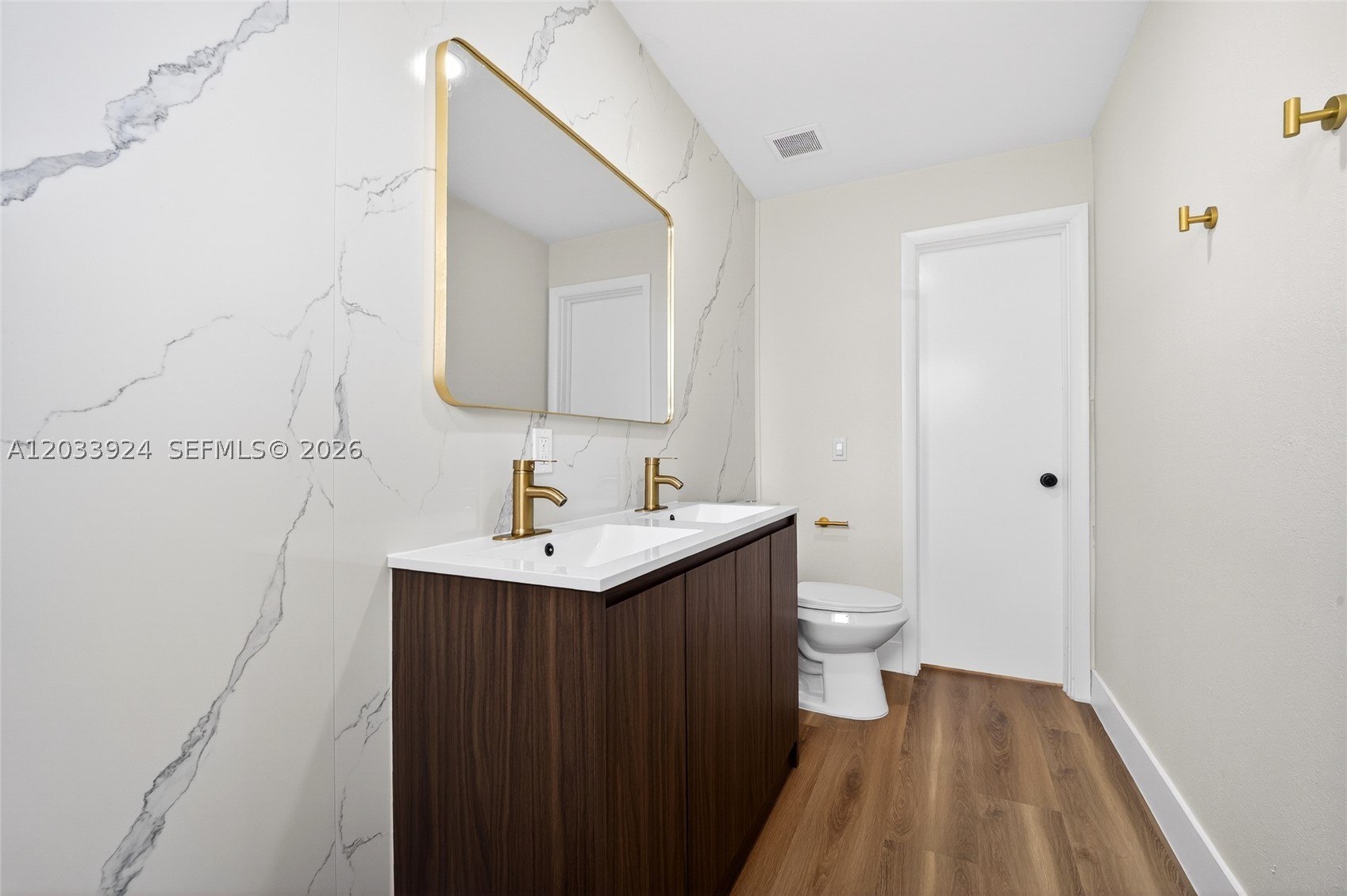 ARCOLA GARDENS - Residential