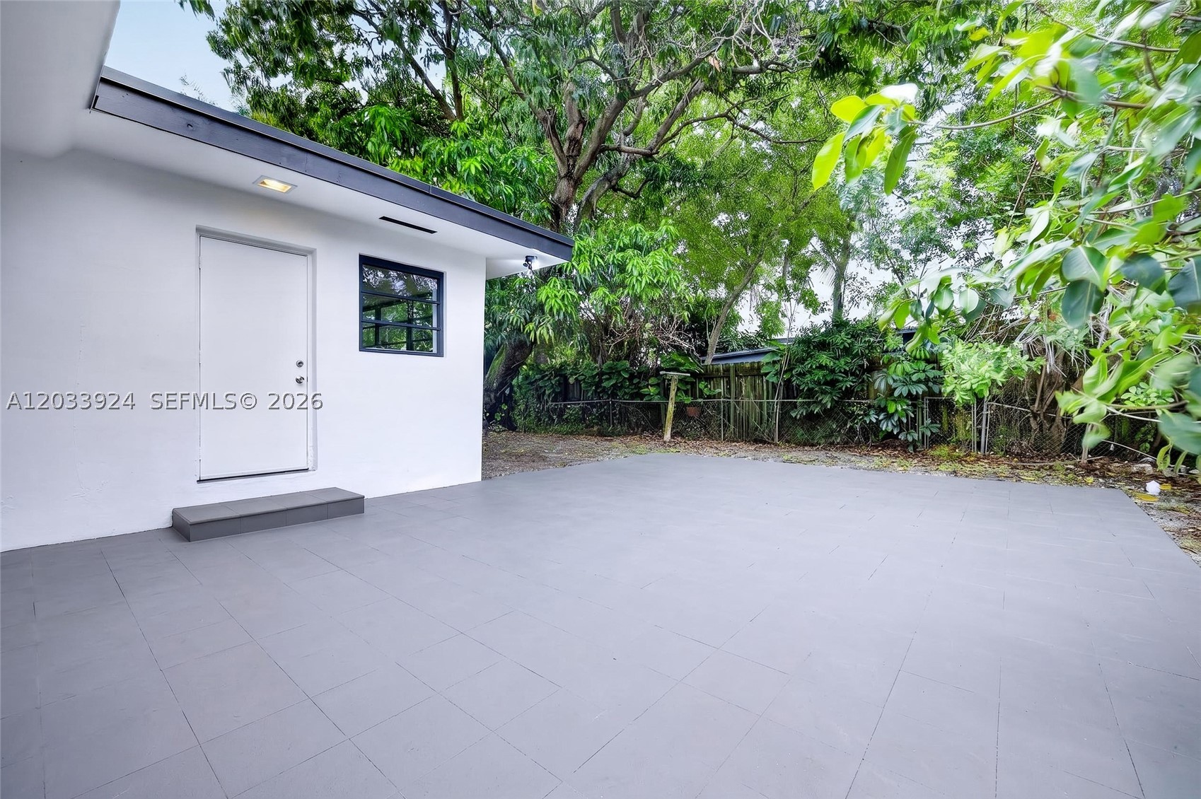 ARCOLA GARDENS - Residential