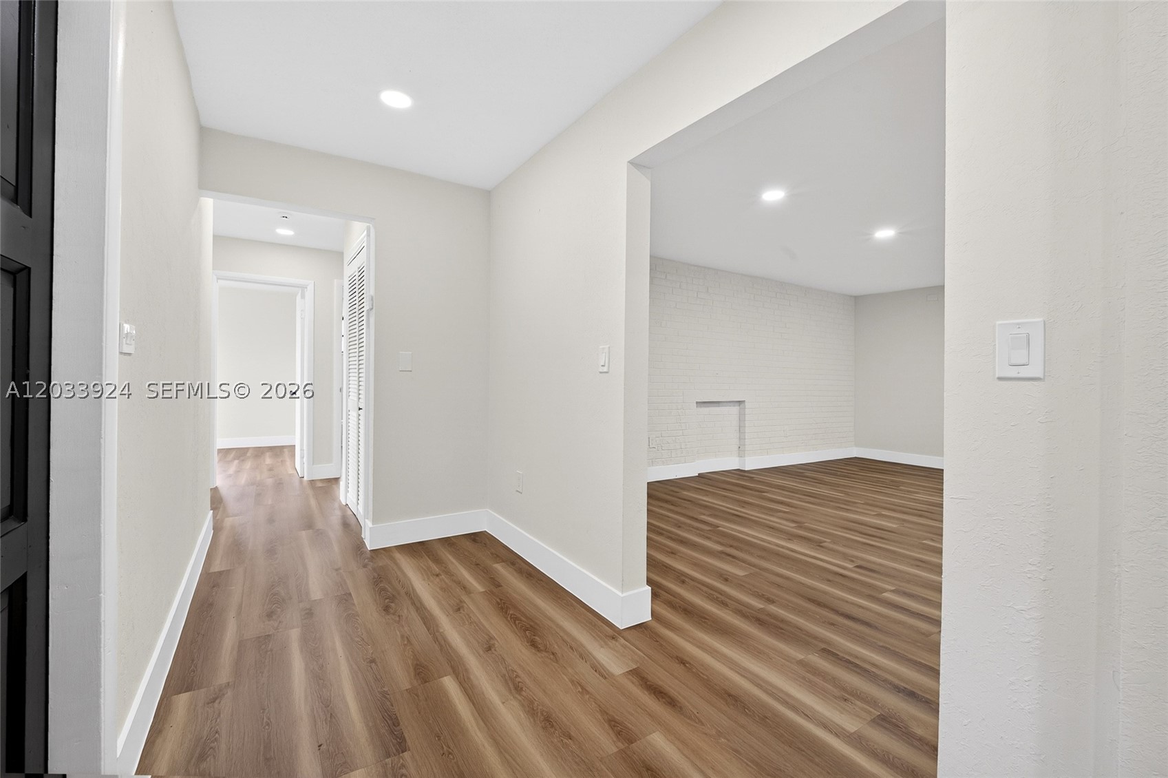 ARCOLA GARDENS - Residential