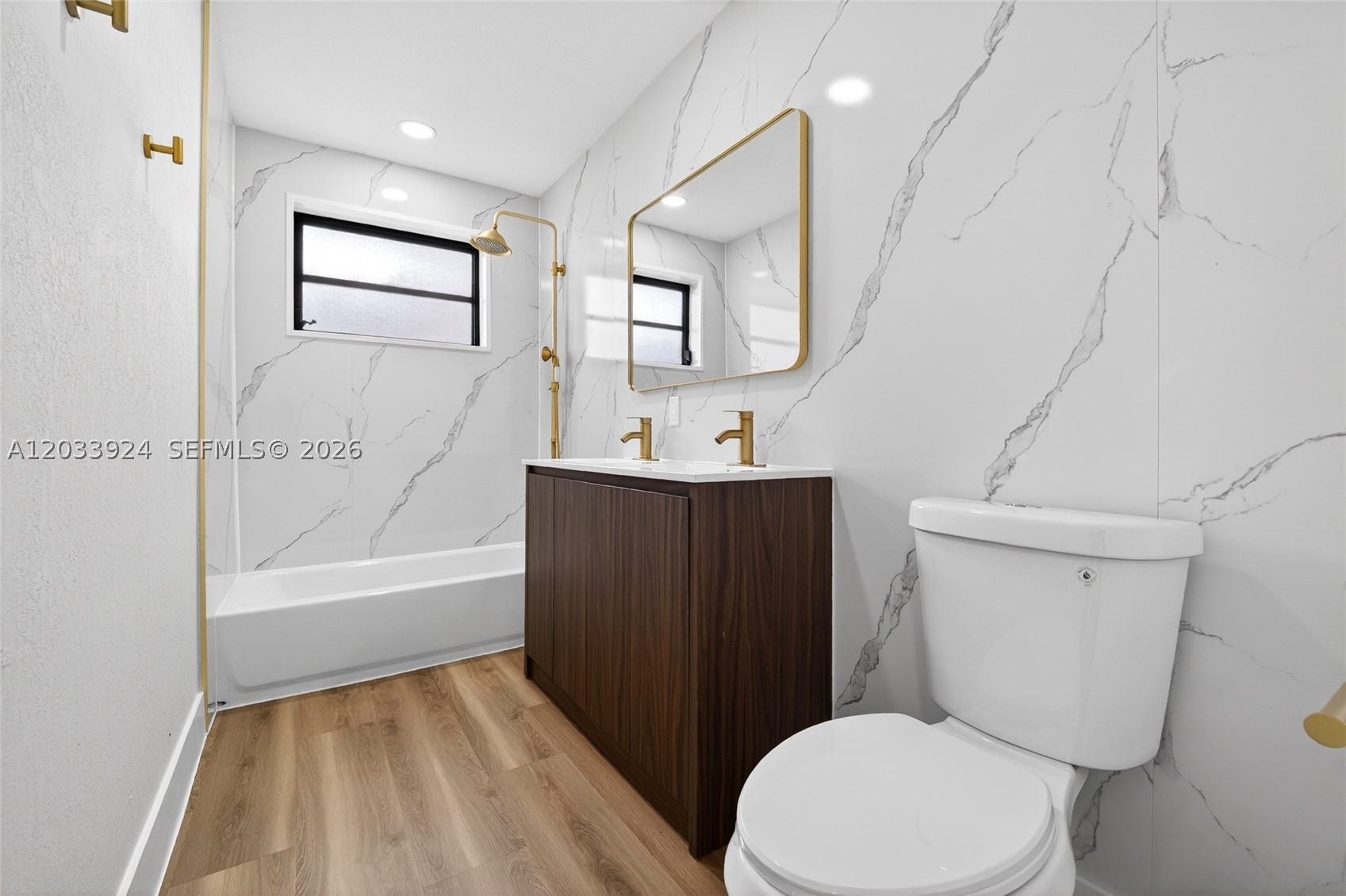 ARCOLA GARDENS - Residential