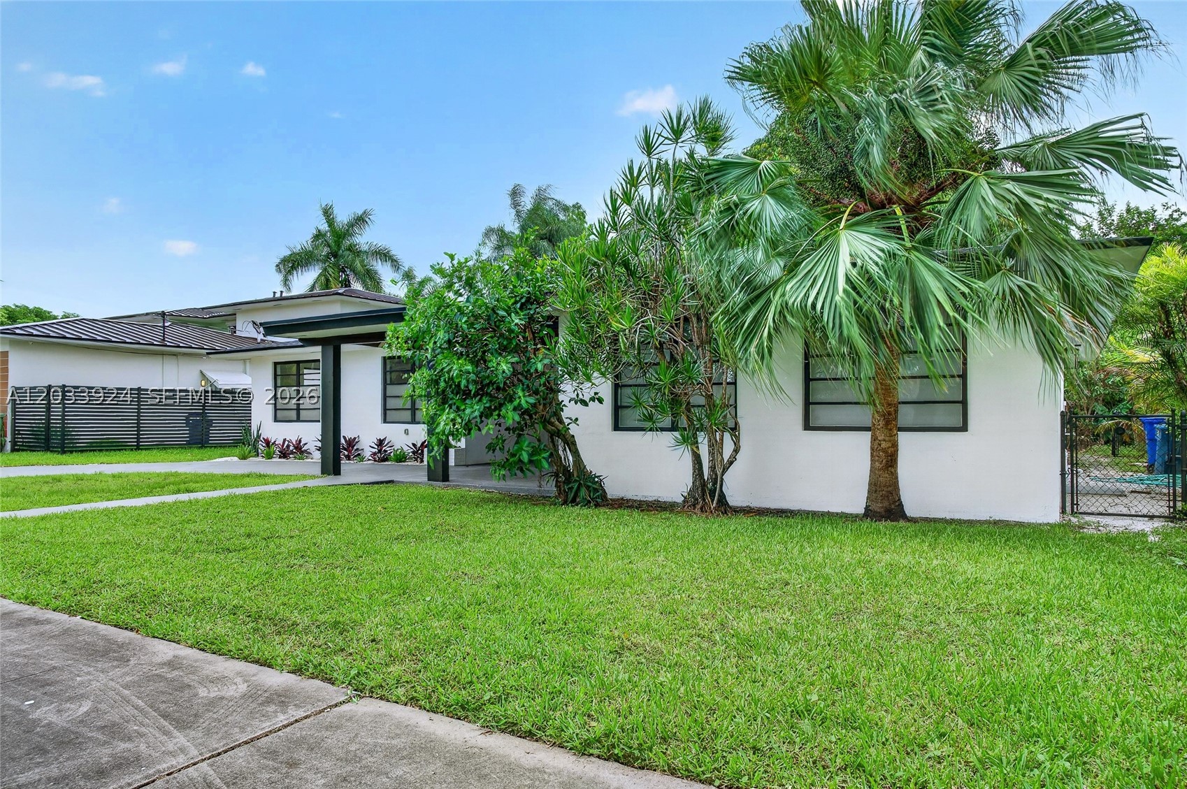 ARCOLA GARDENS - Residential