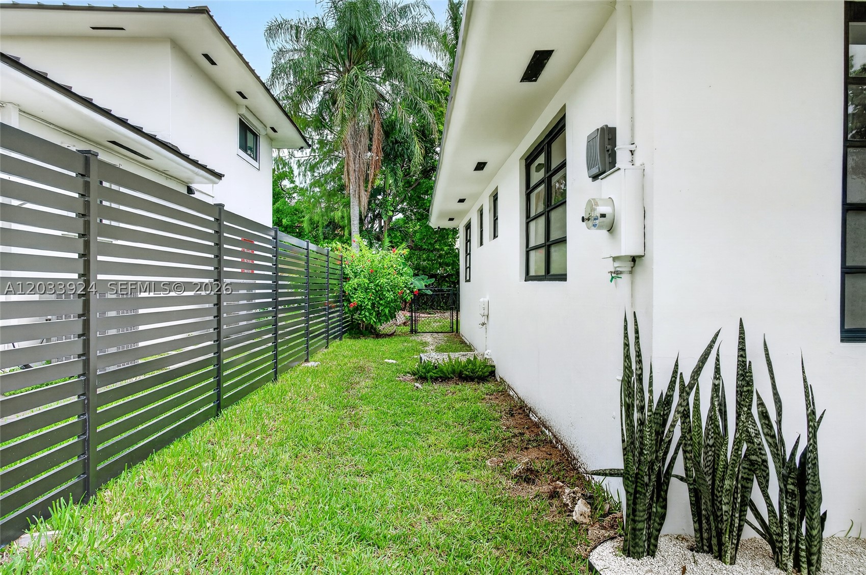 ARCOLA GARDENS - Residential