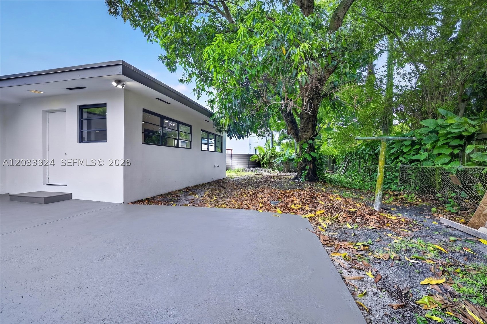 ARCOLA GARDENS - Residential