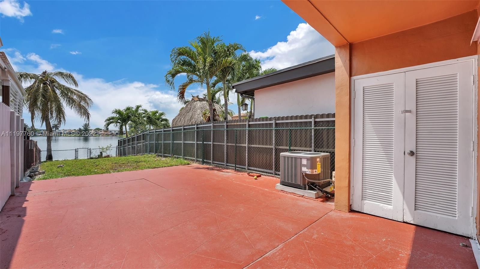 FLAMINGO LAKE - Residential