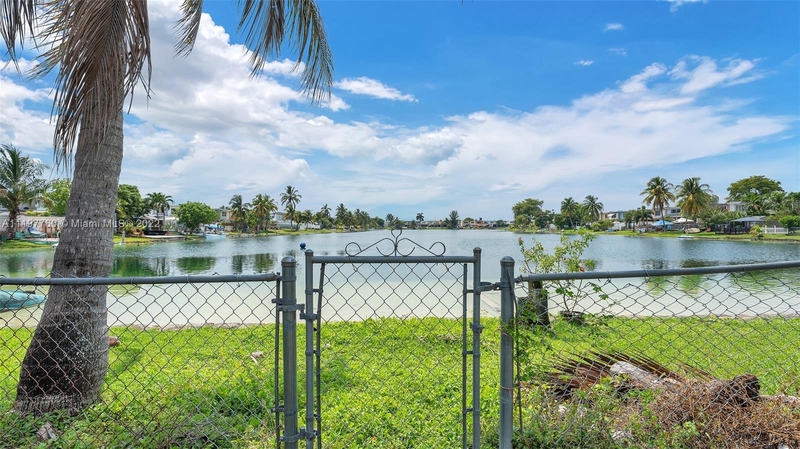 FLAMINGO LAKE - Residential