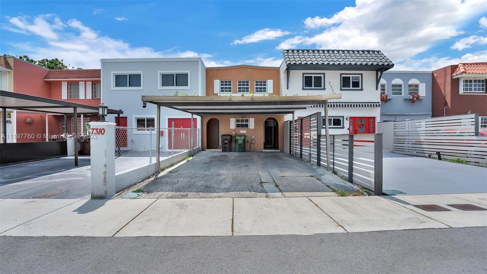 FLAMINGO LAKE - Residential
