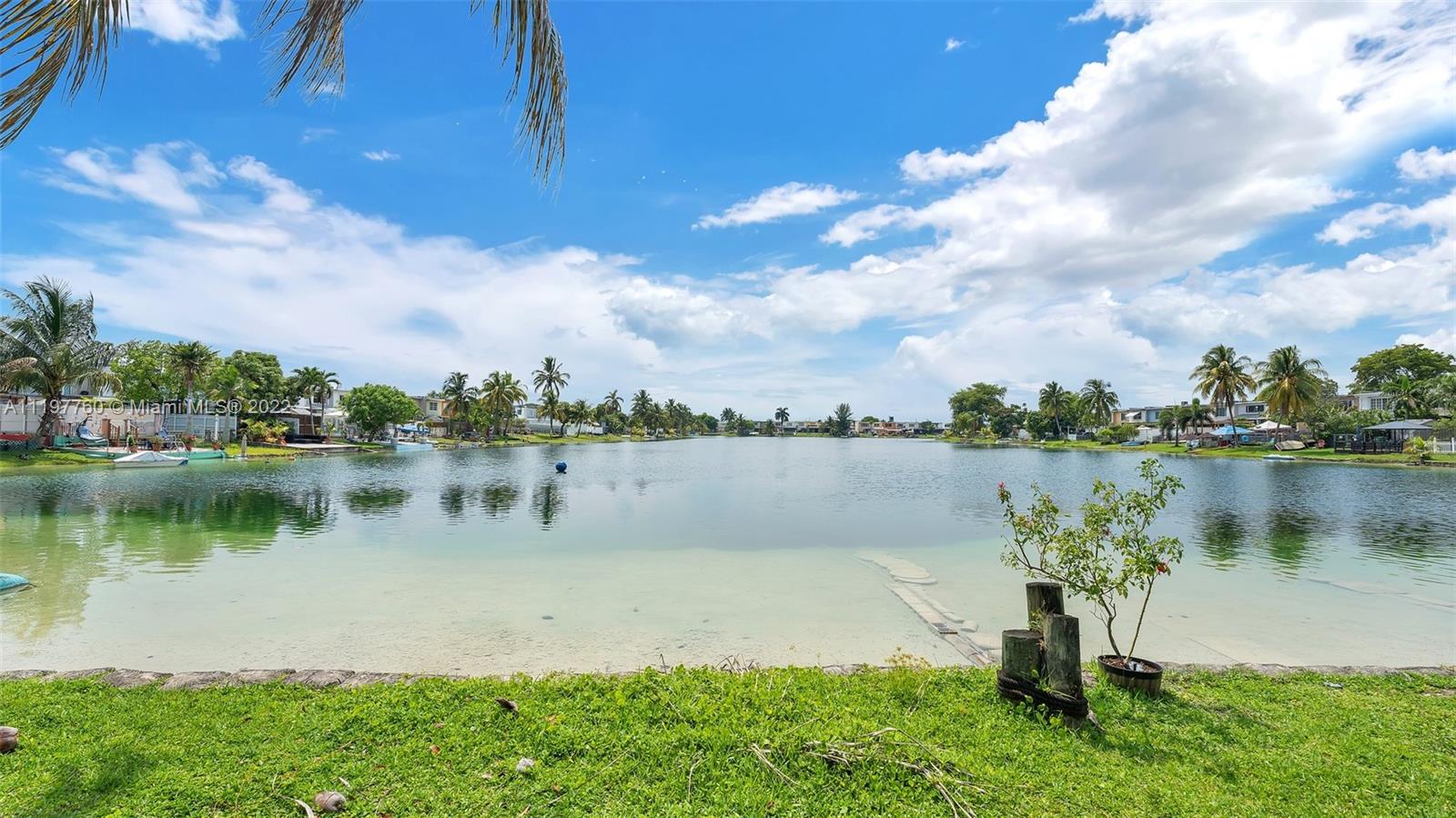 FLAMINGO LAKE - Residential