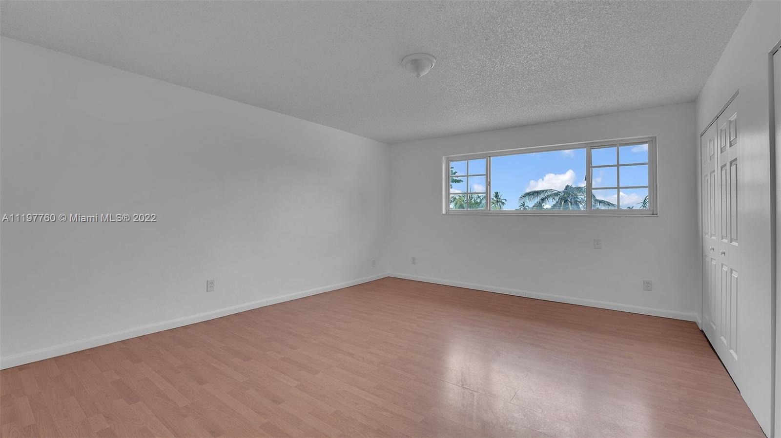FLAMINGO LAKE - Residential