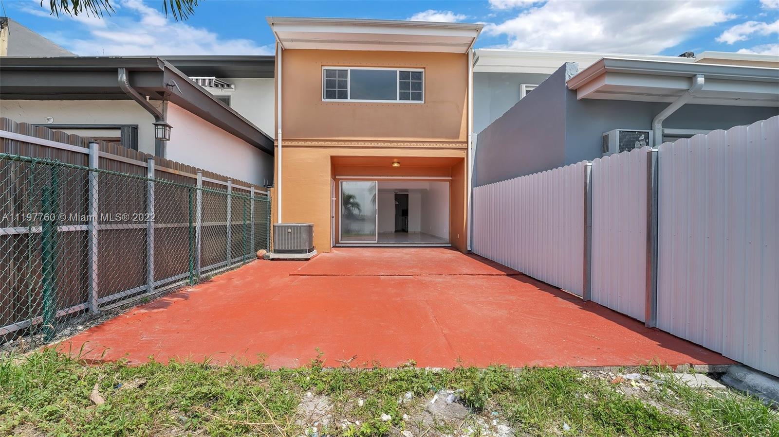 FLAMINGO LAKE - Residential