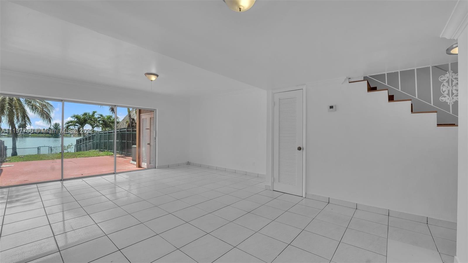 FLAMINGO LAKE - Residential