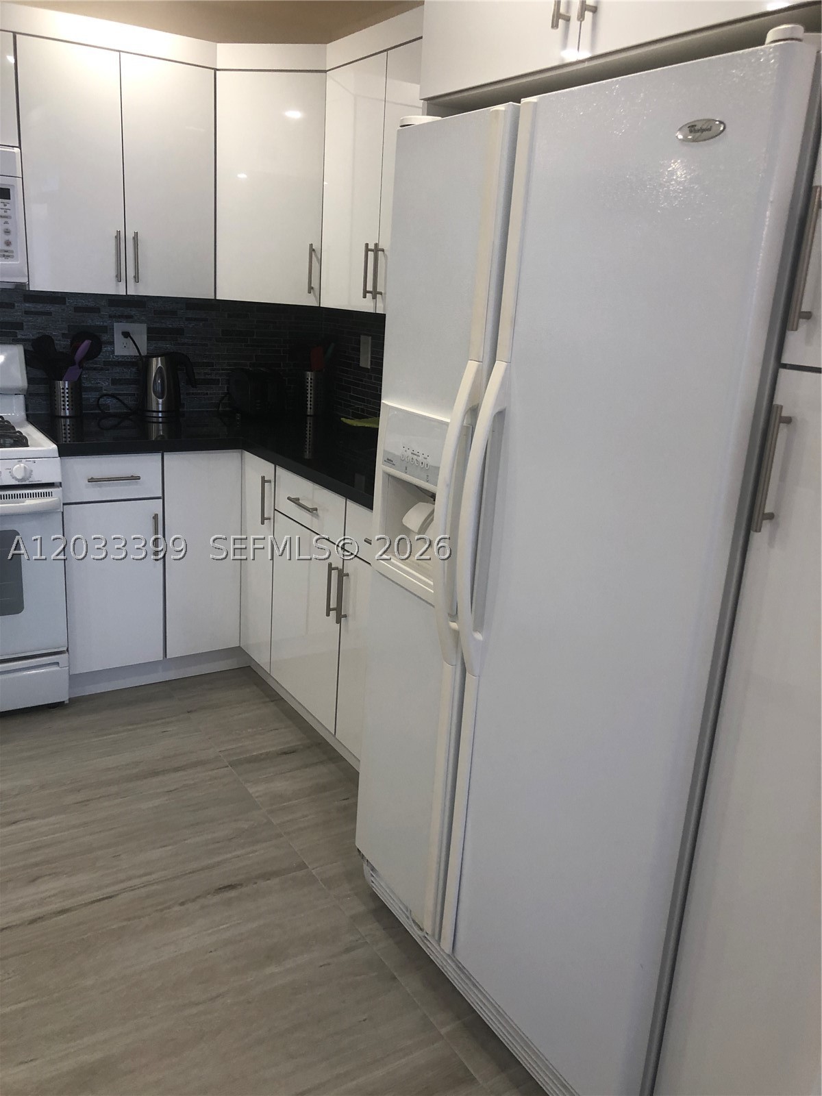 PARKER PLAZA ESTATES COND - Residential