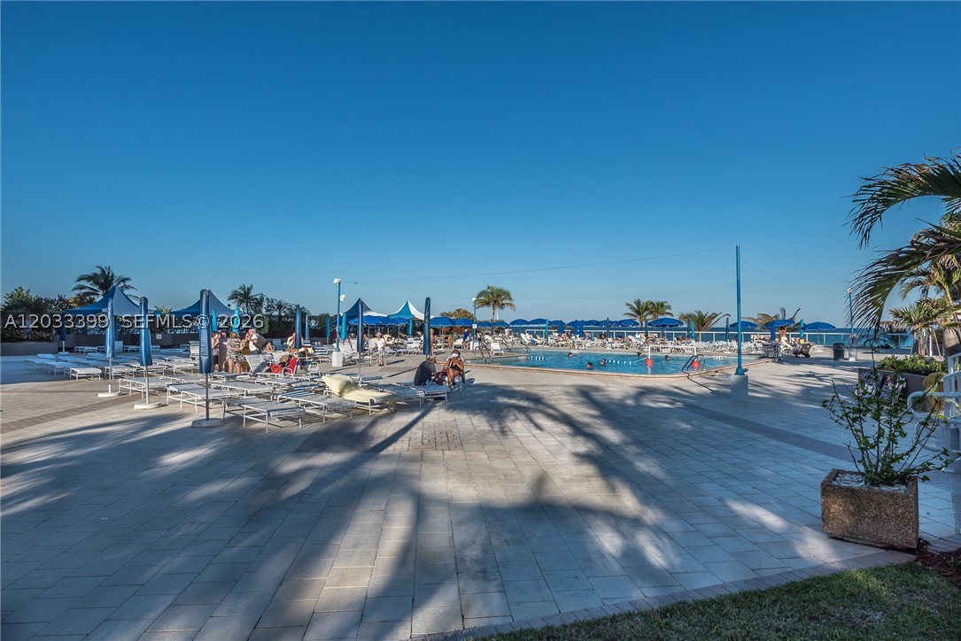 PARKER PLAZA ESTATES COND - Residential
