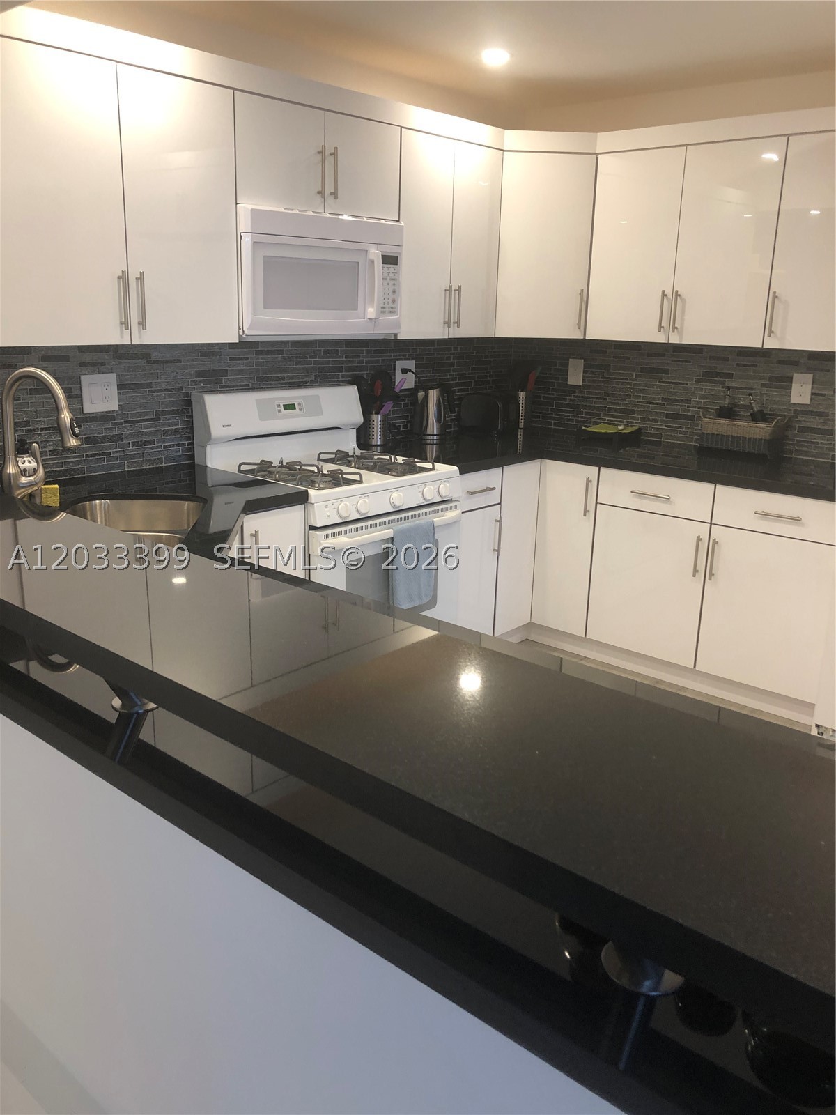 PARKER PLAZA ESTATES COND - Residential