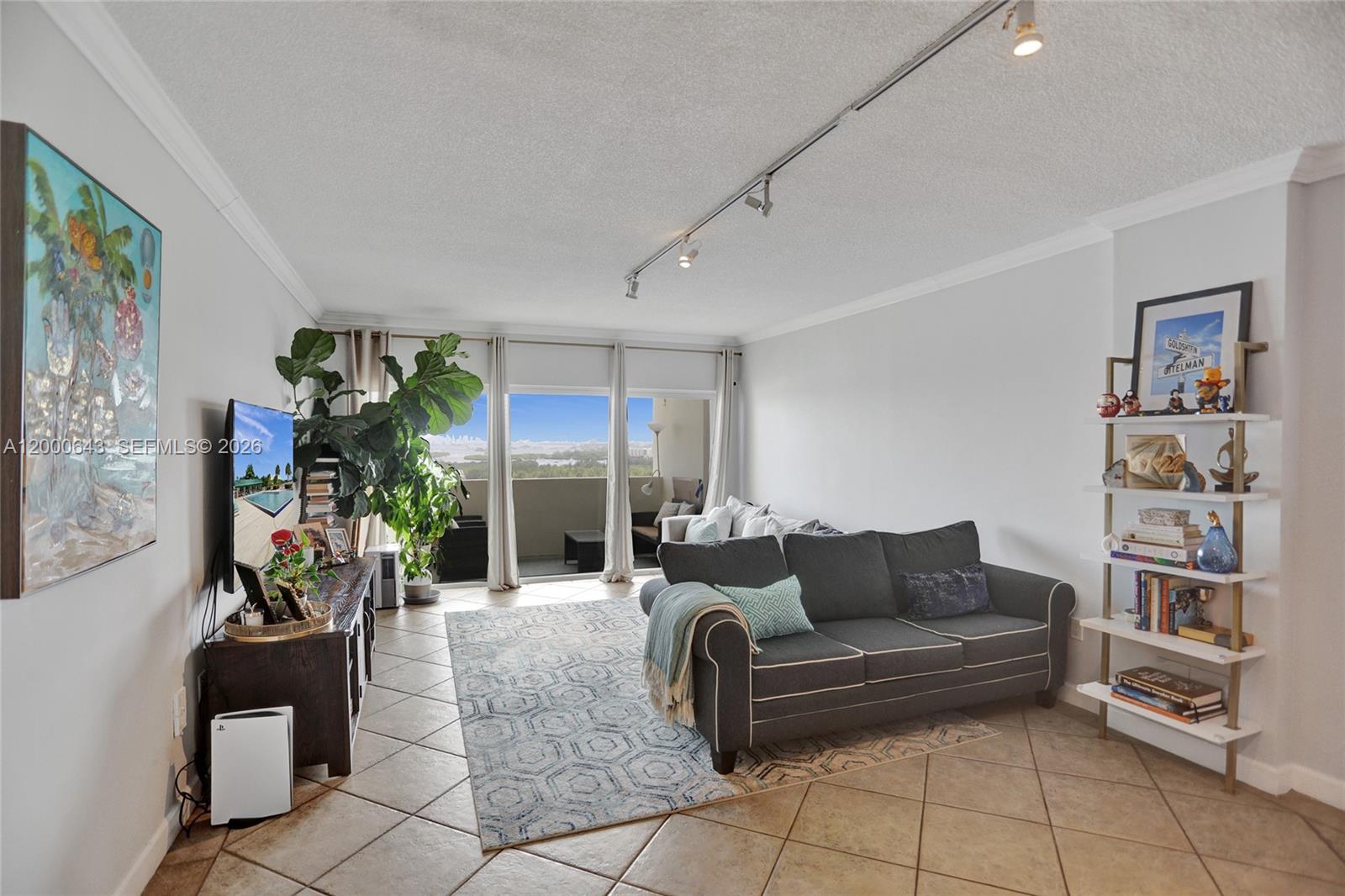 ARLEN HOUSE CONDO - Residential