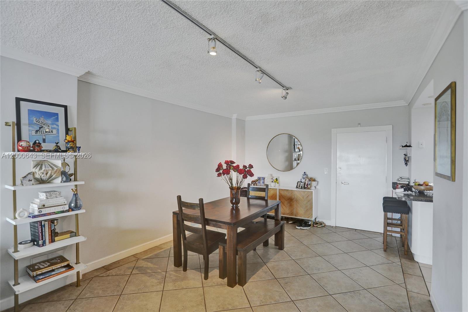 ARLEN HOUSE CONDO - Residential