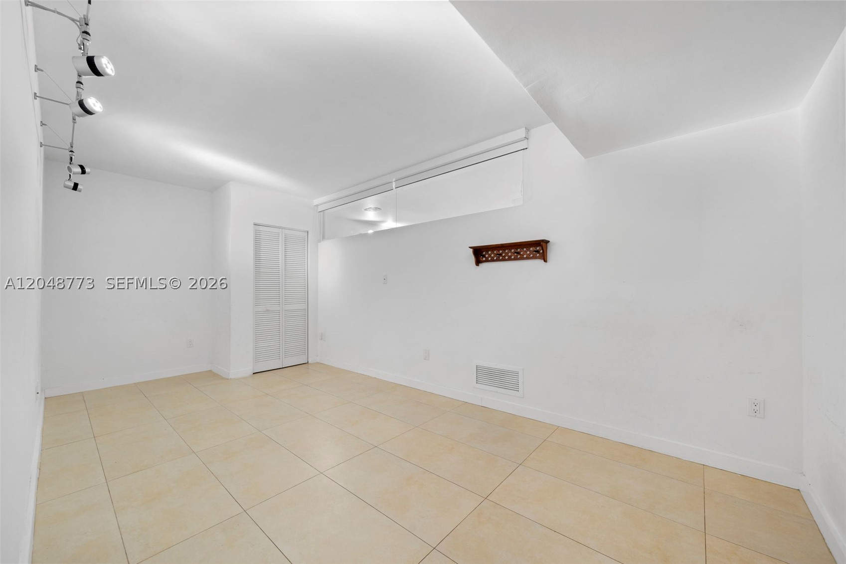 KEY COLONY NO 4 CONDO - Residential