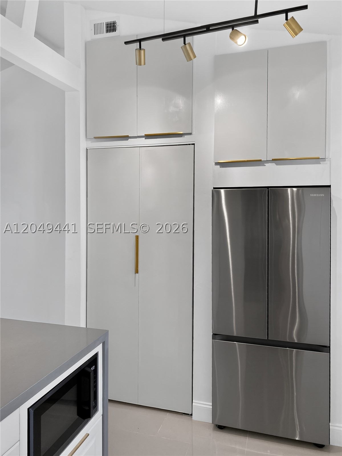 525 NE 63 STREET CONDO - Residential Lease