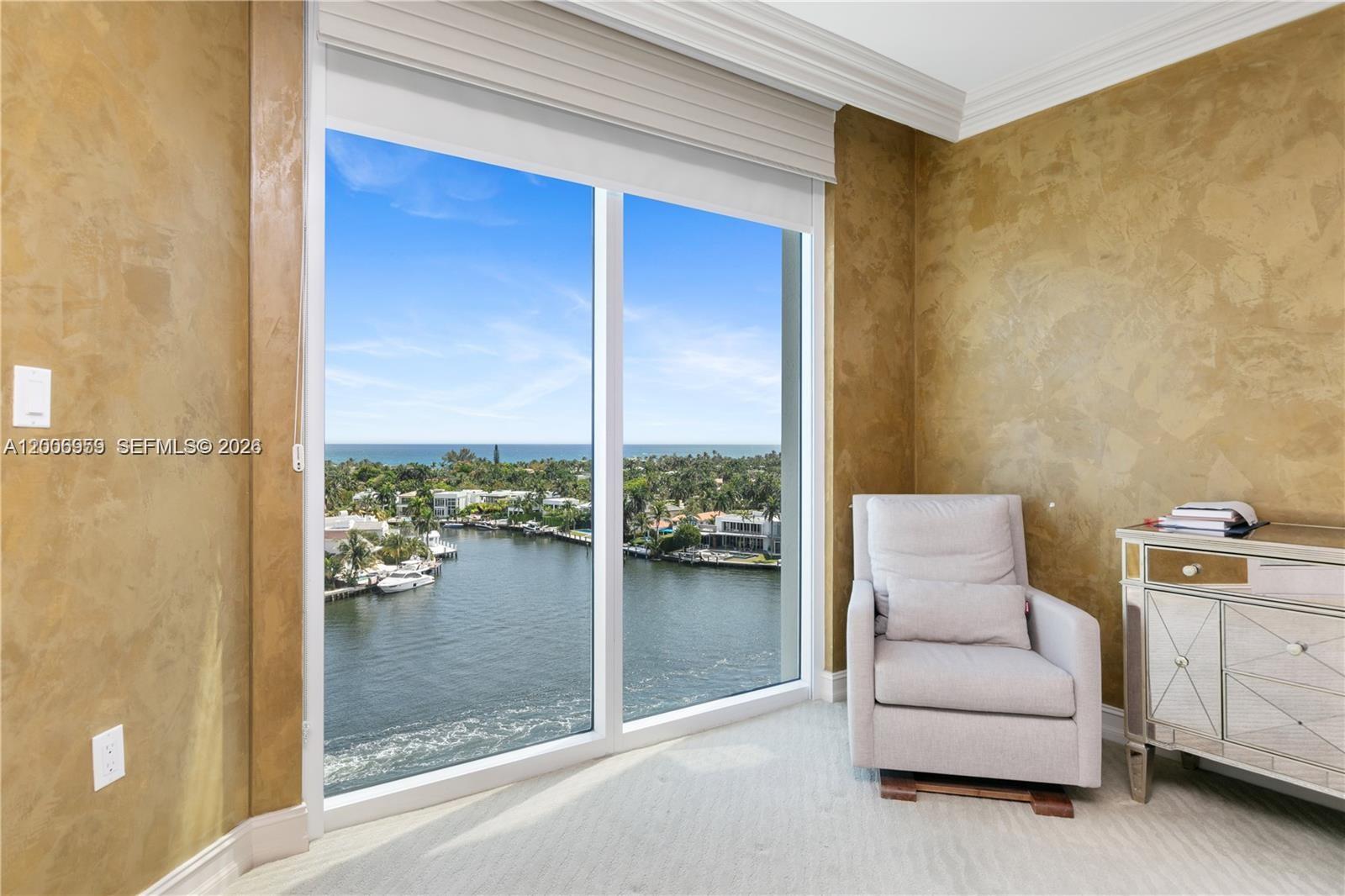 HAMPTONS SOUTH CONDO - Residential