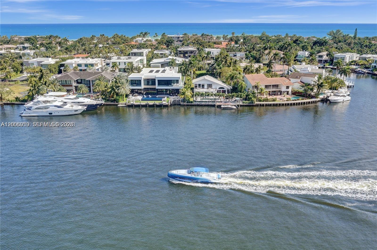 HAMPTONS SOUTH CONDO - Residential